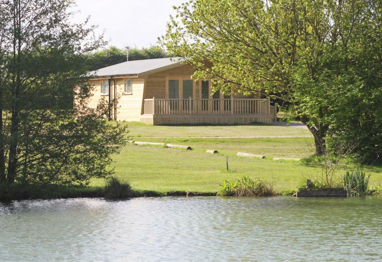 Woodpecker Lodge - Brook Meadow - Sleeps 4 Plus 2 - No Pets Маркет-Гарборо Екстер'єр фото
